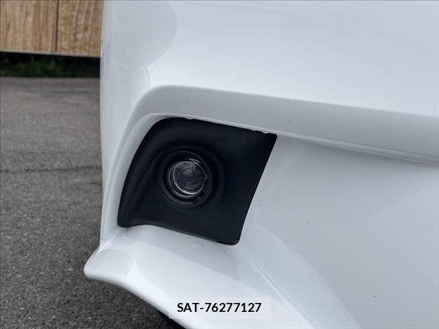 Lexus IS 2015-06 6011530-25