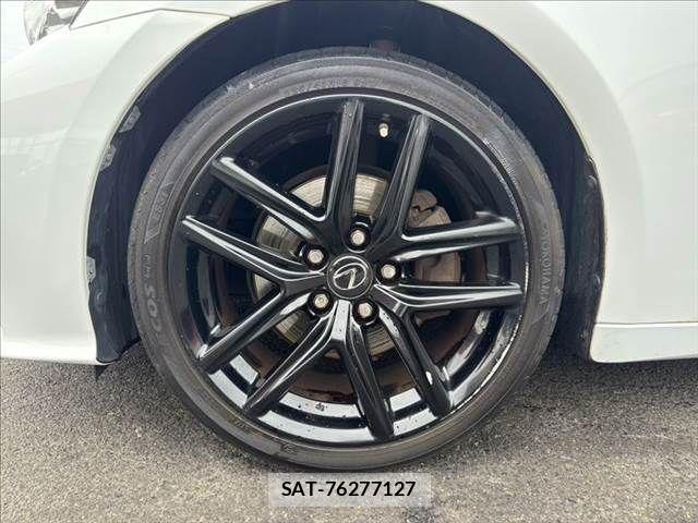 Lexus IS 2015-06 6011530-29