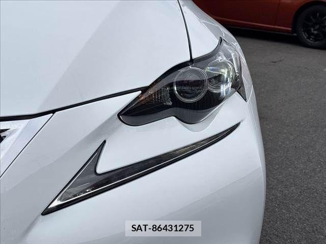 Lexus IS 2015-03 6011549-11