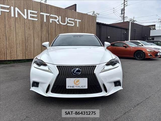 Lexus IS 2015-03 6011549-15