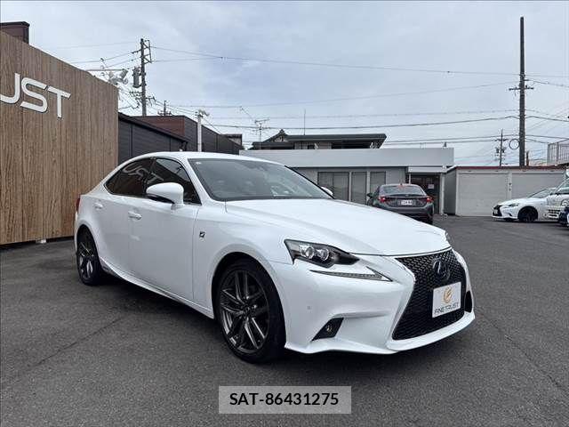Lexus IS 2015-03 6011549-16