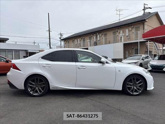 Lexus IS 2015-03 6011549-17