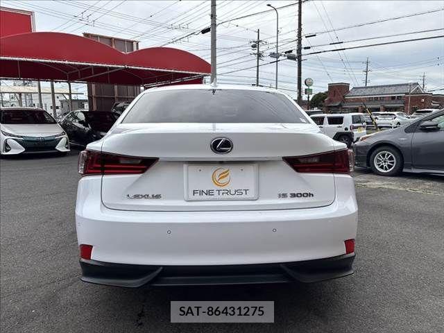Lexus IS 2015-03 6011549-19
