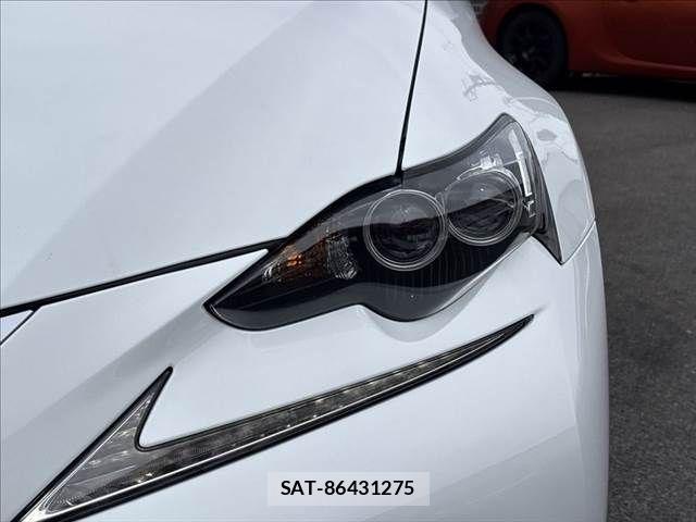 Lexus IS 2015-03 6011549-22