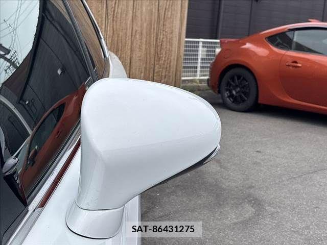 Lexus IS 2015-03 6011549-26