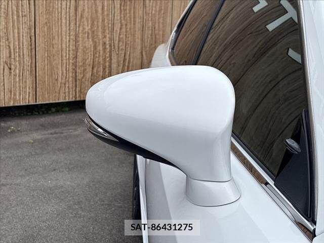 Lexus IS 2015-03 6011549-27