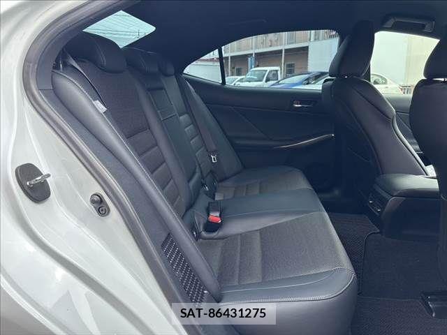 Lexus IS 2015-03 6011549-8