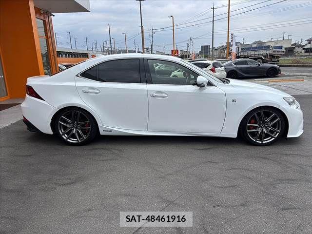 Lexus IS 2013-12 6011551-10