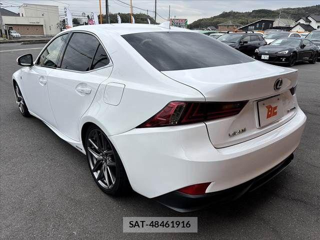 Lexus IS 2013-12 6011551-12