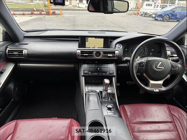 Lexus IS 2013-12 6011551-1