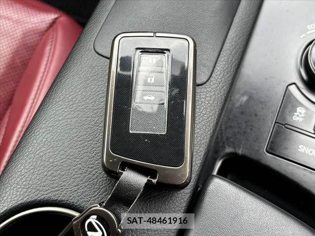 Lexus IS 2013-12 6011551-21