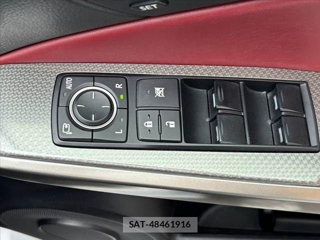 Lexus IS 2013-12 6011551-26