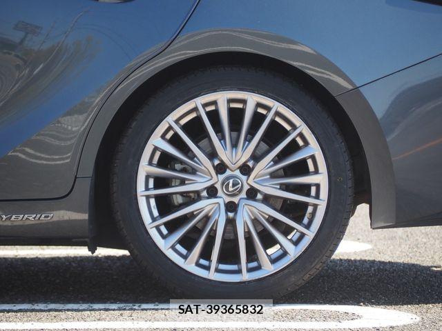 Lexus IS 2021-03 6216377-10