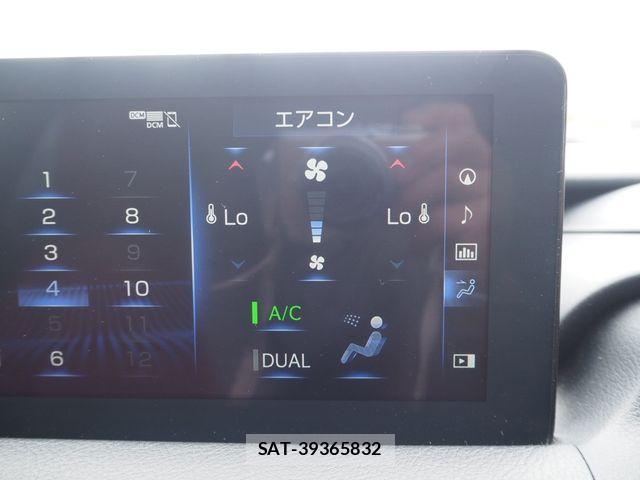 Lexus IS 2021-03 6216377-15