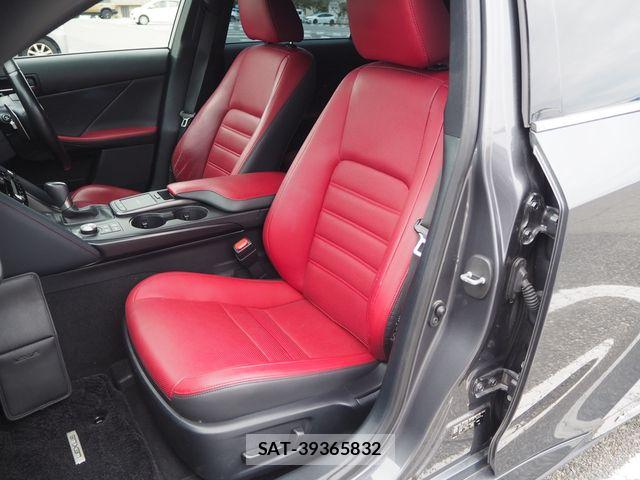 Lexus IS 2021-03 6216377-22