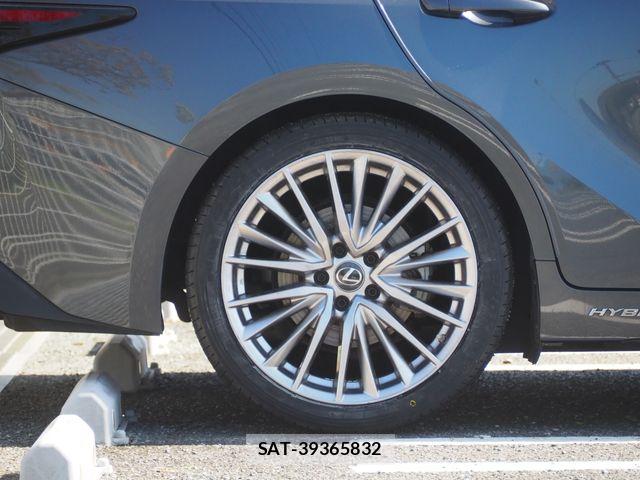 Lexus IS 2021-03 6216377-6