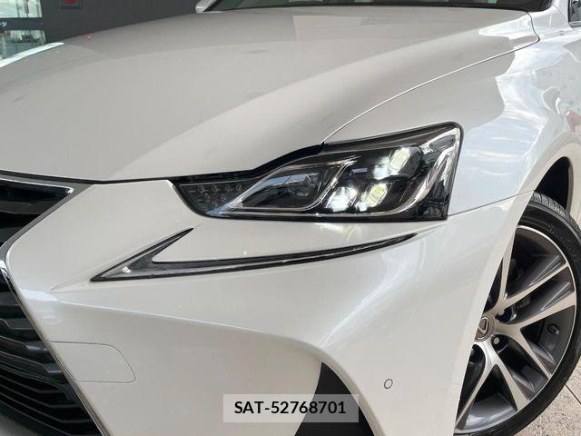 Lexus IS 2017-08 6216378-11