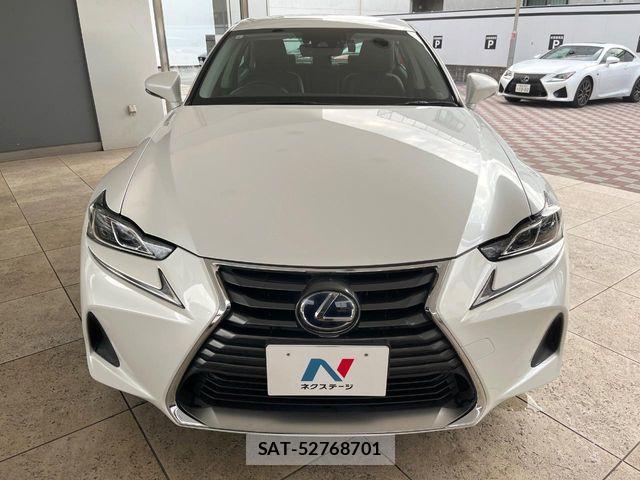 Lexus IS 2017-08 6216378-13