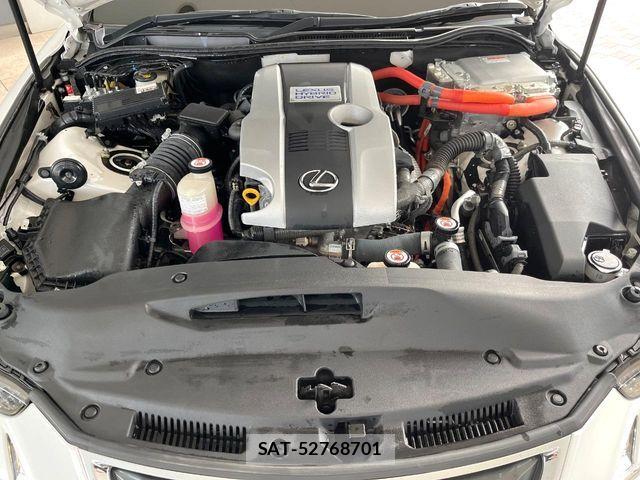 Lexus IS 2017-08 6216378-17