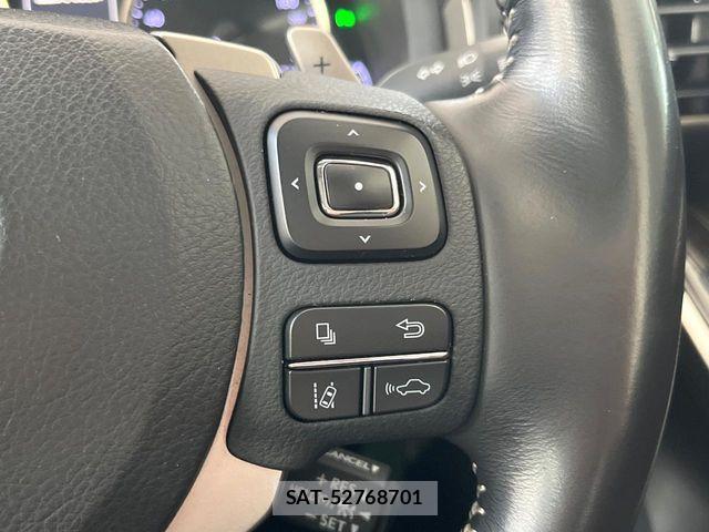 Lexus IS 2017-08 6216378-3