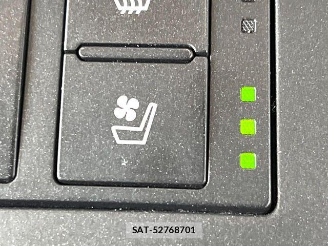 Lexus IS 2017-08 6216378-6