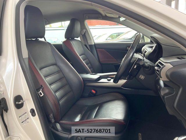 Lexus IS 2017-08 6216378-7