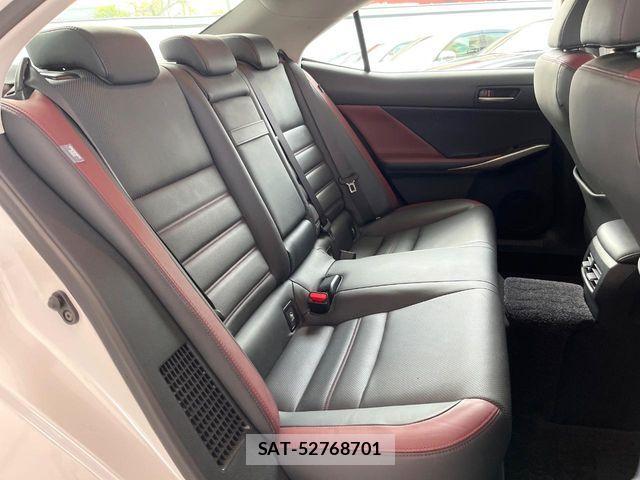 Lexus IS 2017-08 6216378-8