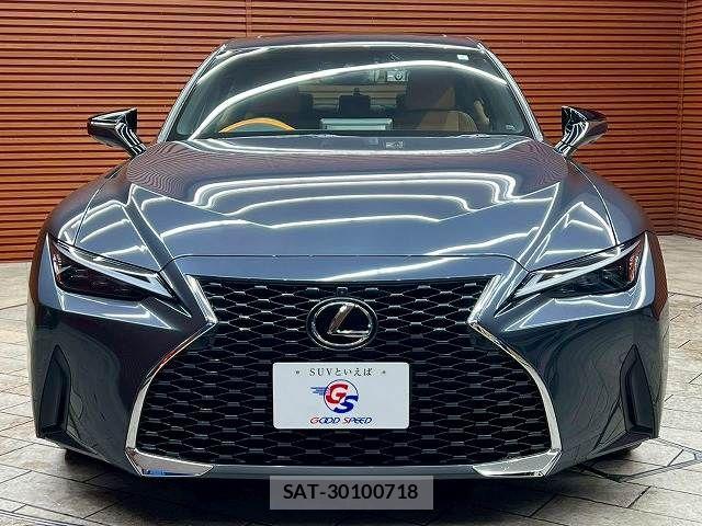 Lexus IS 2023-06 6216376-16
