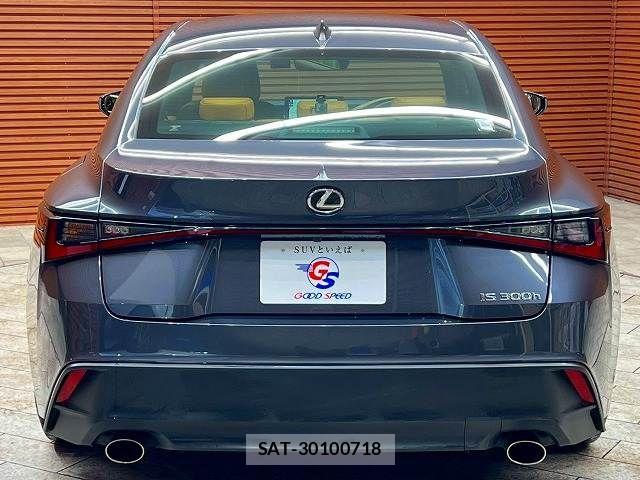 Lexus IS 2023-06 6216376-18