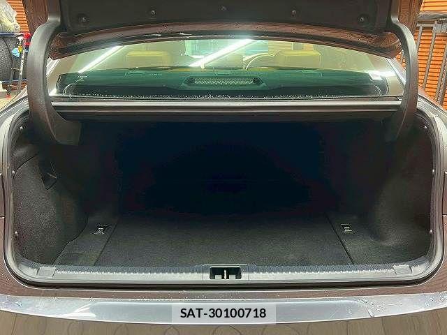 Lexus IS 2023-06 6216376-19