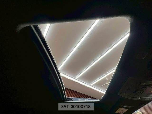 Lexus IS 2023-06 6216376-4
