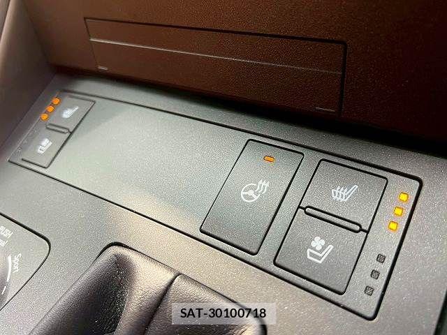 Lexus IS 2023-06 6216376-5