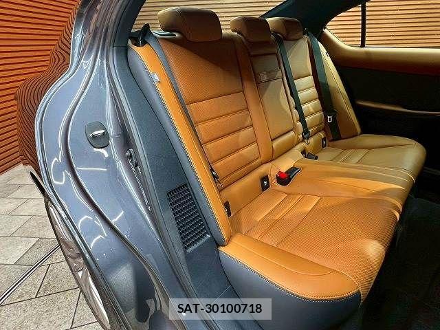 Lexus IS 2023-06 6216376-8
