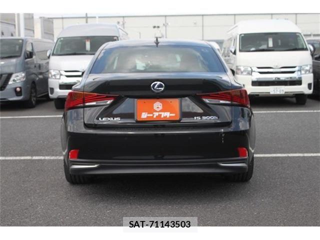 Lexus IS 2017-05 6304979-11