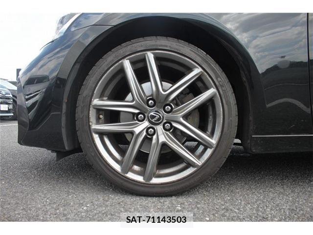 Lexus IS 2017-05 6304979-15
