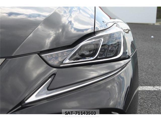 Lexus IS 2017-05 6304979-23