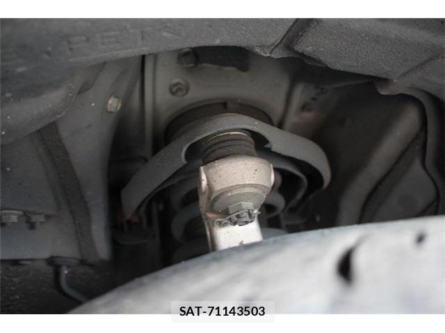 Lexus IS 2017-05 6304979-28