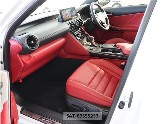 Lexus IS 2023-05 6499453-14
