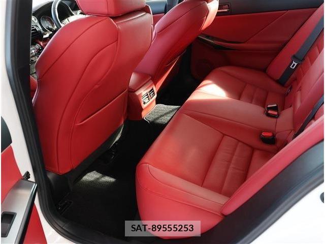 Lexus IS 2023-05 6499453-15