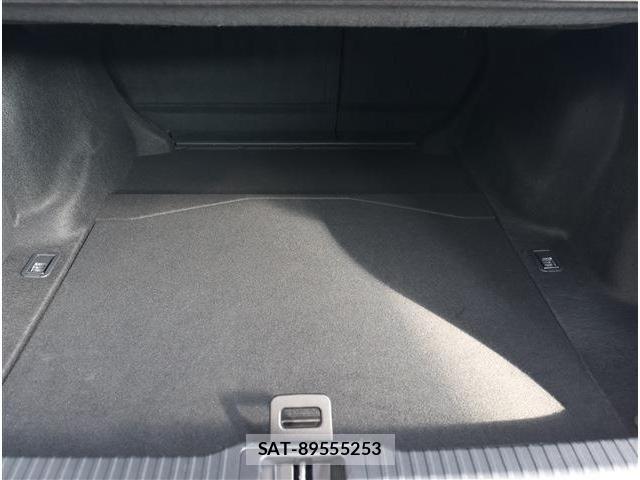 Lexus IS 2023-05 6499453-18