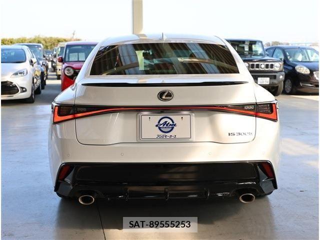 Lexus IS 2023-05 6499453-22