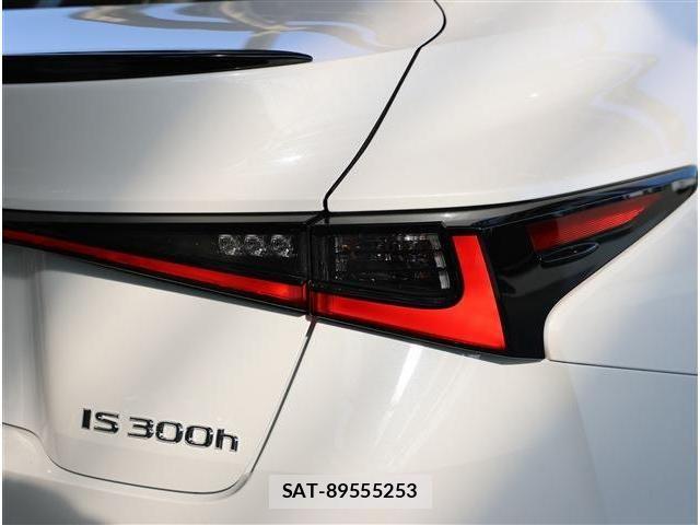 Lexus IS 2023-05 6499453-26