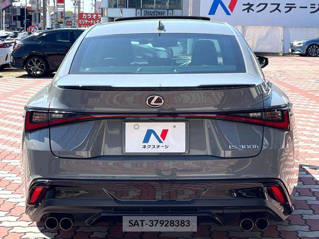 Lexus IS 2023-09 6612804-14