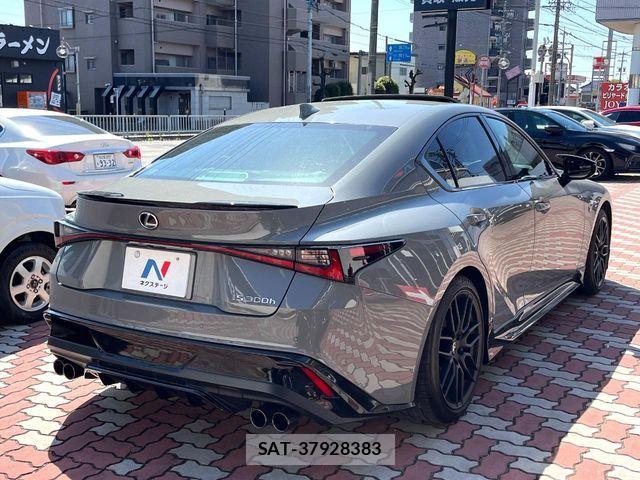 Lexus IS 2023-09 6612804-16
