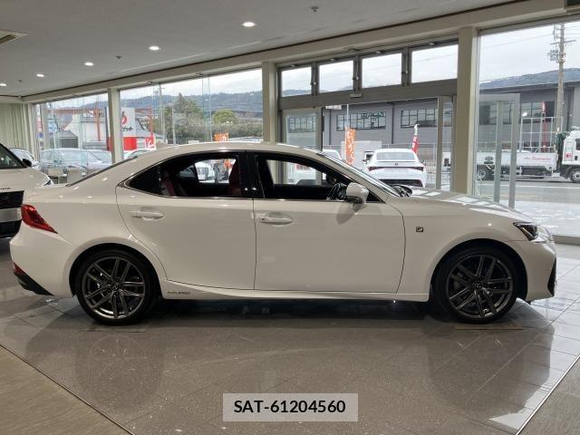 Lexus IS 2019-09 6612814-10