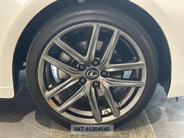 Lexus IS 2019-09 6612814-13