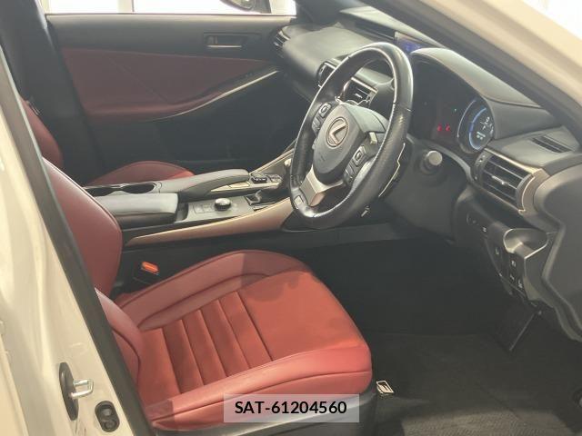 Lexus IS 2019-09 6612814-15
