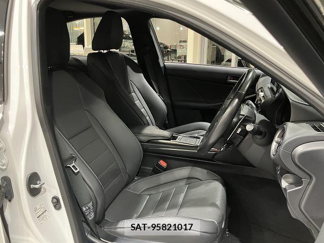 Lexus IS 2021-01 6612808-9
