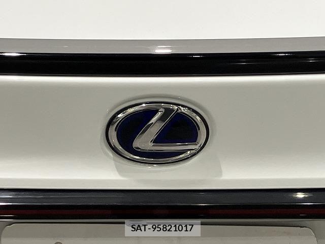 Lexus IS 2021-01 6612808-25