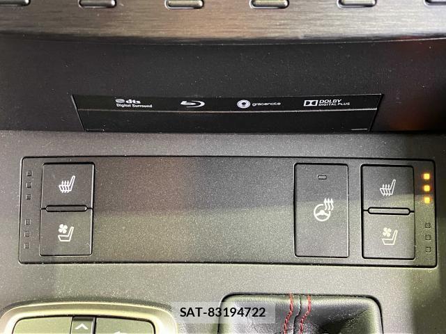 Lexus IS 2019-04 6612810-11